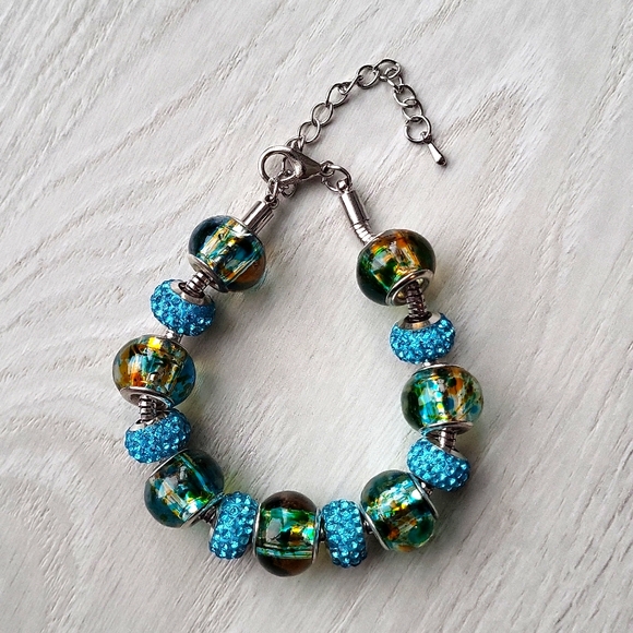 Vintage Green & Blue Glass & Crystal Beaded Silver Charm Bracelet - Picture 2 of 4